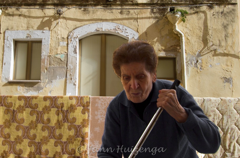 Sweeping in Sicily, copyright Jann Huizenga