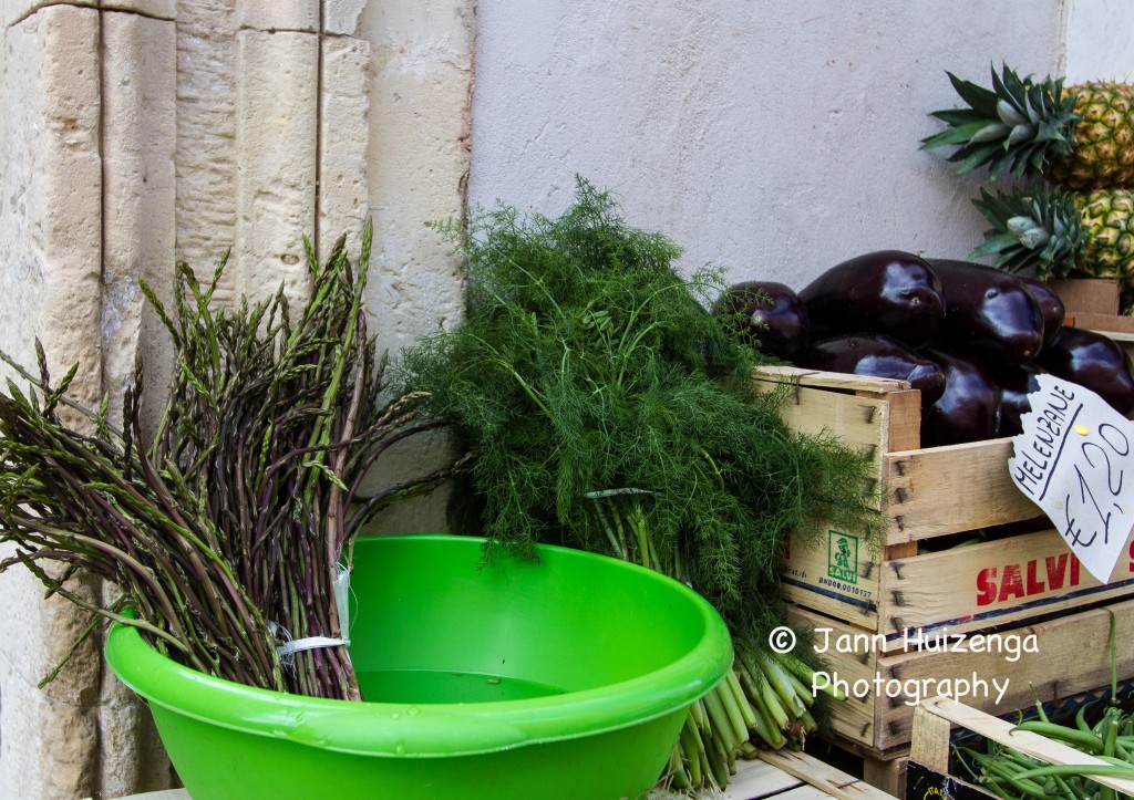 Sicilian Veggie Market, copyright Jann Huizenga